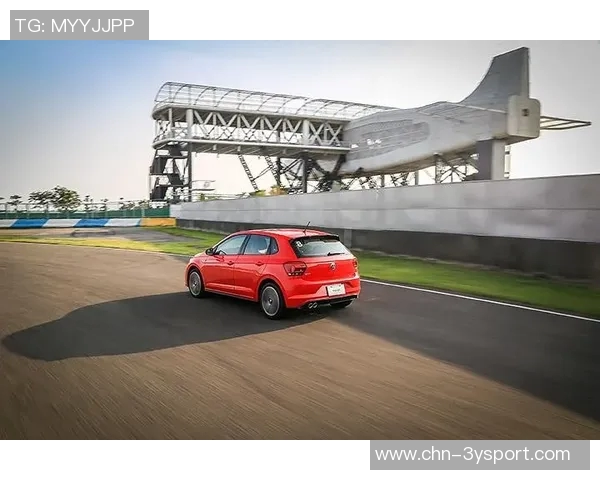 东契奇训练后带队友团建体验保时捷专业赛道试驾乐趣 东契奇训练后带队友团建体验保时捷专业赛道试驾乐趣