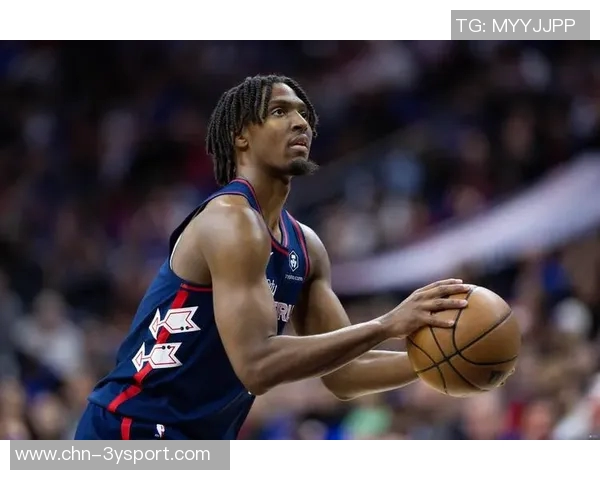 马克西表现起伏不定12投5中三分球失准14分4板4助伴随5次失误 马克西表现起伏不定12投5中三分球失准14分4板4助伴随5次失误