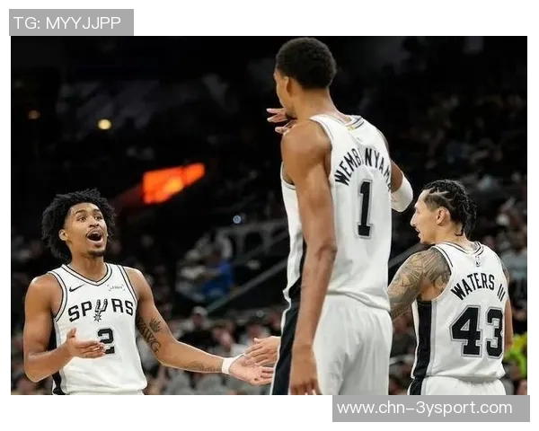 马刺阵容大幅缩水福克斯索汉缺席对阵鹈鹕比赛至少四人缺阵 马刺阵容大幅缩水福克斯索汉缺席对阵鹈鹕比赛至少四人缺阵