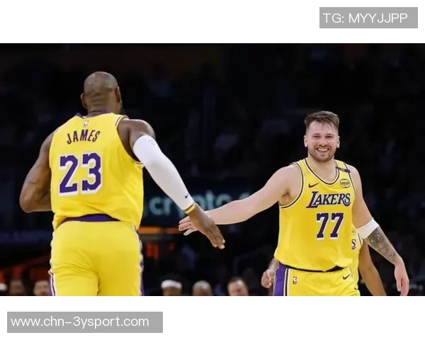 雷迪克称赞东契奇与里夫斯默契配合将提升进攻活力 雷迪克称赞东契奇与里夫斯默契配合将提升进攻活力